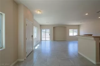 Photo #2: 2391541 Listing