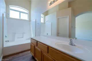 Photo #3: 2391541 Listing