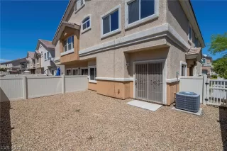 Photo #4: 2391541 Listing