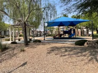 Photo #3: 2391549 Listing 