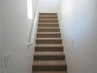 Photo #5: 2391549 Listing 