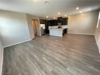Photo #1: 2391558 Listing 