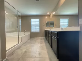 Photo #4: 2391558 Listing 