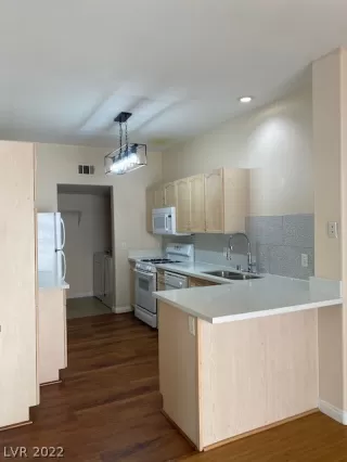 Photo #4: 2391569 Listing 