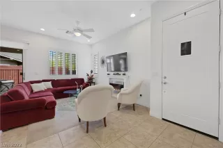 Photo #2: 2391593 Listing 