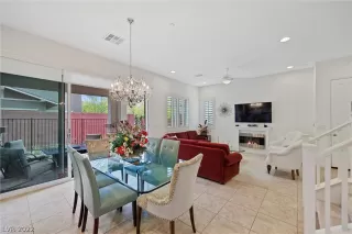 Photo #6: 2391593 Listing 