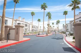 Photo #2: 2391607 Listing