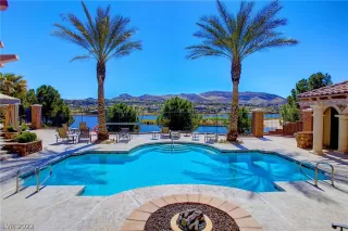 Photo #2: 2391614 Listing 