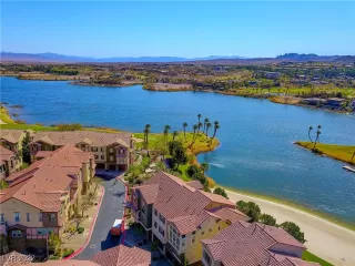 Photo #5: 2391614 Listing 