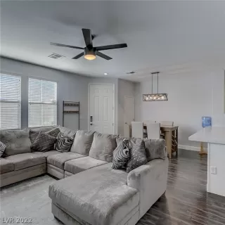 Photo #5: 2391627 Listing