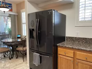 Photo #2: 2391640 Listing