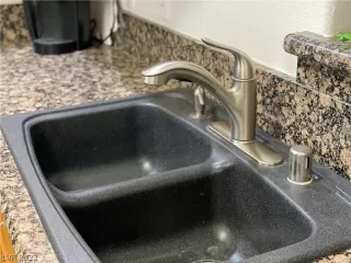 Photo #4: 2391640 Listing