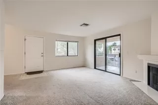 Photo #5: 2391642 Listing