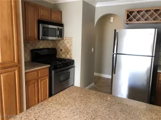 Photo #4: 2391655 Listing 