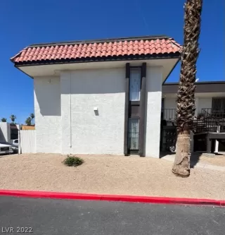 Photo #2: 2391659 Listing 