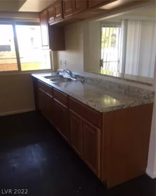 Photo #4: 2391659 Listing 