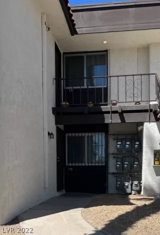 Photo #5: 2391659 Listing 