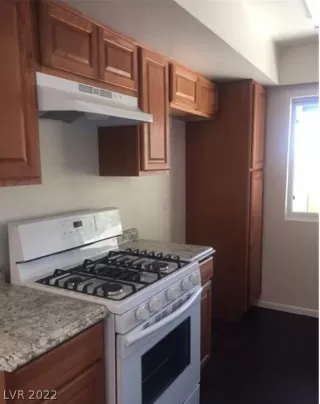 Photo #6: 2391659 Listing 