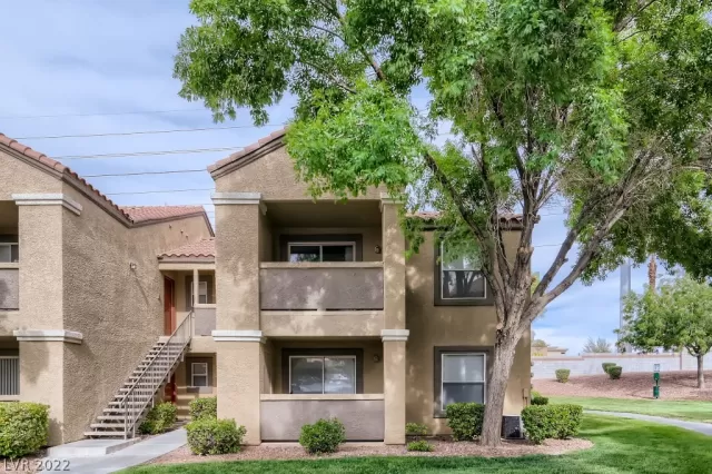 MLS: 2391664 Condo For Sale