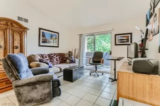 Photo #3: 2391664 Listing