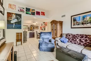 Photo #4: 2391664 Listing