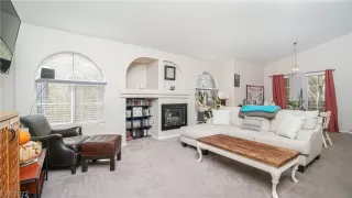 Photo #2: 2391685 Listing