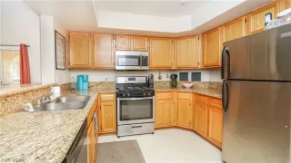 Photo #6: 2391685 Listing