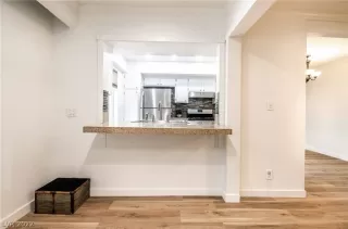 Photo #6: 2391692 Listing