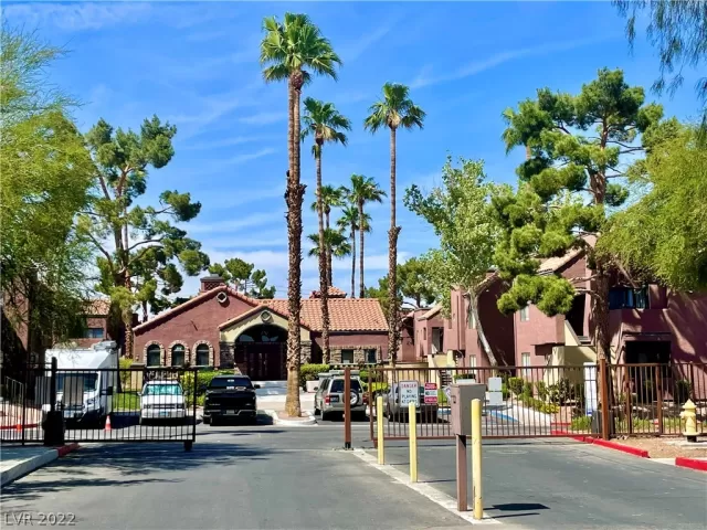 MLS: 2391739 Condo For Sale