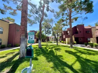 Photo #2: 2391739 Listing