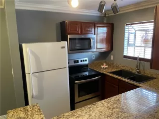 Photo #5: 2391739 Listing