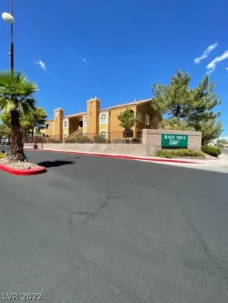 Photo #2: 2391742 Listing