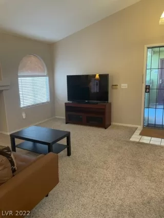 Photo #6: 2391742 Listing