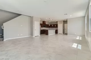 Photo #4: 2391785 Listing