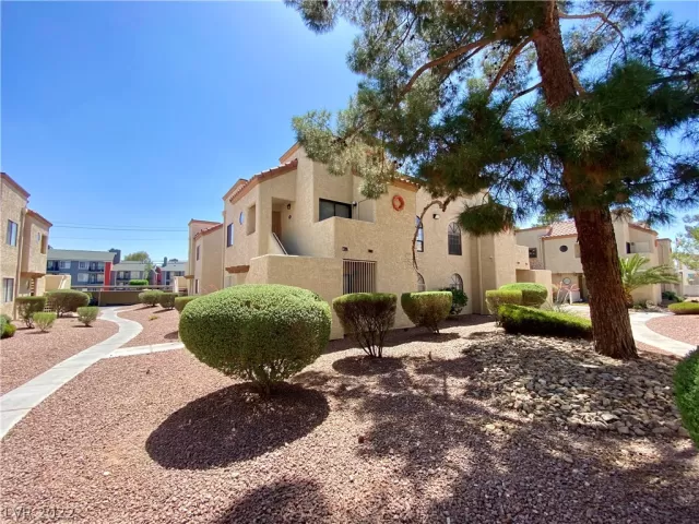 MLS: 2391790 Condo For Sale