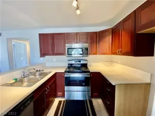 Photo #2: 2391790 Listing