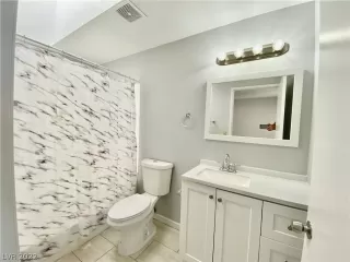 Photo #4: 2391790 Listing