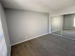 Photo #5: 2391790 Listing