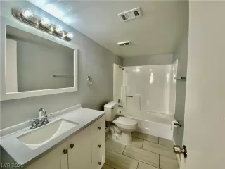 Photo #6: 2391790 Listing