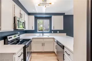 Photo #2: 2391816 Listing