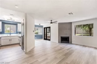 Photo #3: 2391816 Listing