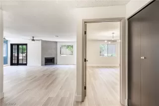 Photo #4: 2391816 Listing