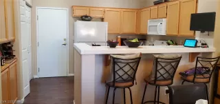 Photo #3: 2391863 Listing