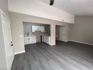 Photo #1: 2391884 Listing 