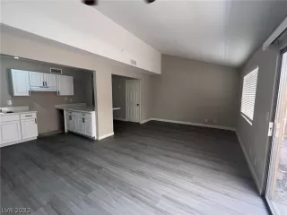 Photo #2: 2391884 Listing 