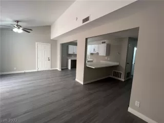 Photo #4: 2391884 Listing 