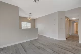 Photo #4: 2391890 Listing 