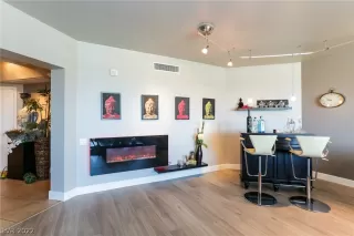 Photo #1: 2391930 Listing