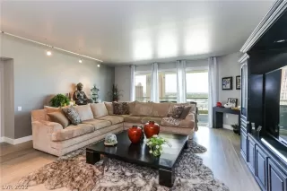 Photo #2: 2391930 Listing