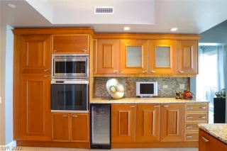 Photo #4: 2391930 Listing